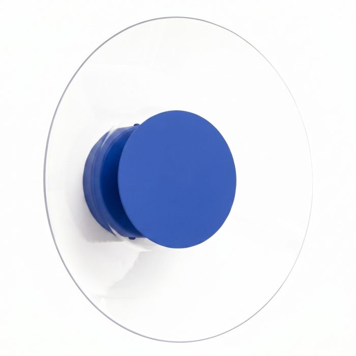ultramarijn blauw ronde wandlamp van 28 cm in diameter met brede plexiglas rand en geïntegreerde LED voor licht langs de muur 