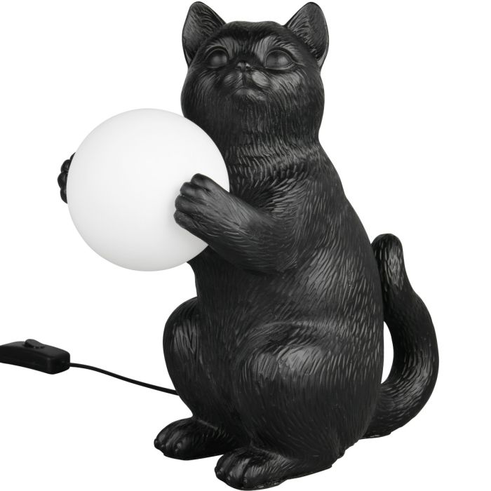 Reality Gatio tafellamp van 30 cm hoog in de vorm van een zwart poesje die een witte bal met omhoog houdt