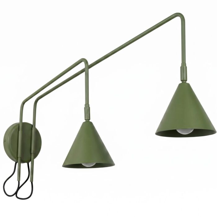olijfgroen metalen wandlamp met twee zwenkarmen van respectievelijk 61 en 80 cm met beide en kantelbaar metalen kapje