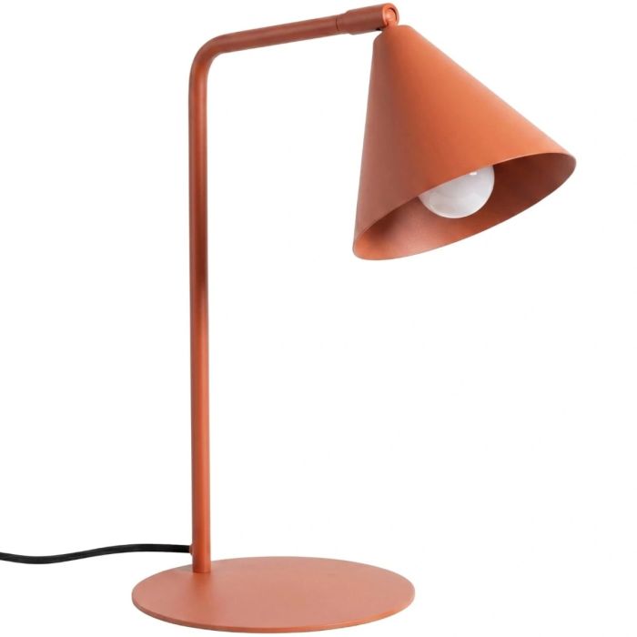 okerrood metalen tafellamp van 35 cm hoog met een draaibaar en kantelbaar metalen kegelvormig kapje