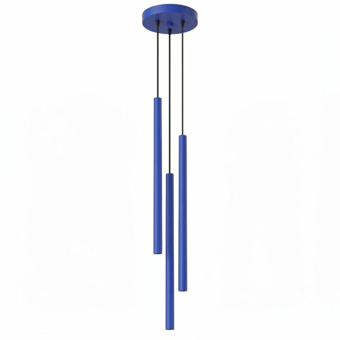 ultramarijn blauwe hanglamp met drie buisvormige kappen van 2,5 cm in diameter en 50 cm in hoogte