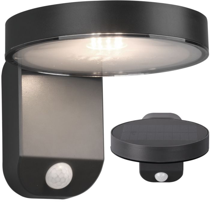 Trio Posadas wandlamp met een diameter van 15 cm voor buiten met een schijfvormige kap met zonnepaneel erop en geintegreerde led