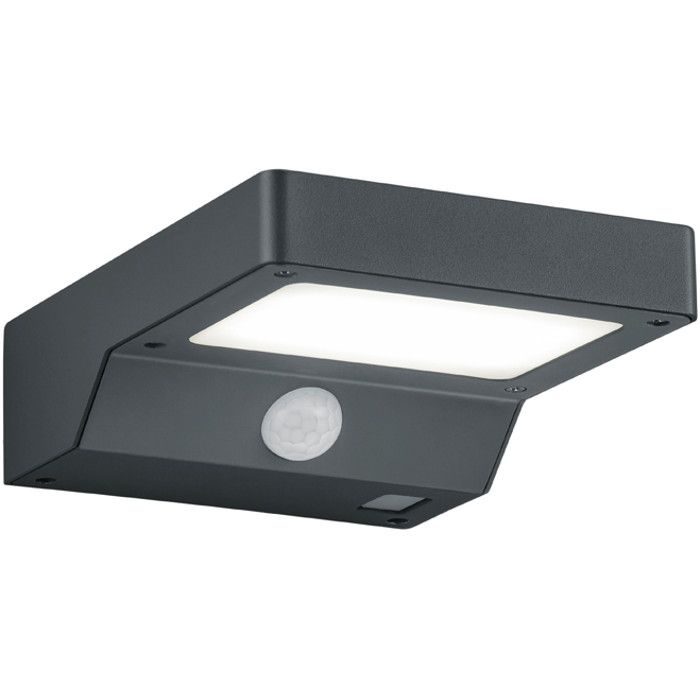 Trio Posadas wandlamp van 12,5 cm breed voor buiten met een vierkante kap met zonnepaneel erop en geintegreerde led