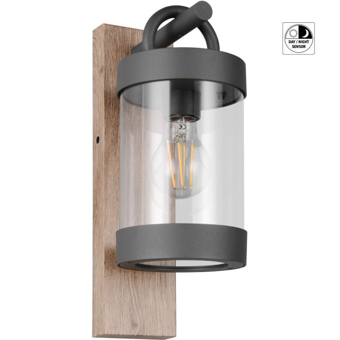 Trio Sambesi 204160135 wandlamp voor buiten met een rechthoekige houtkleurige wandplaat en antraciet grijze hangende cilindervormige kap met dag nacht sensor