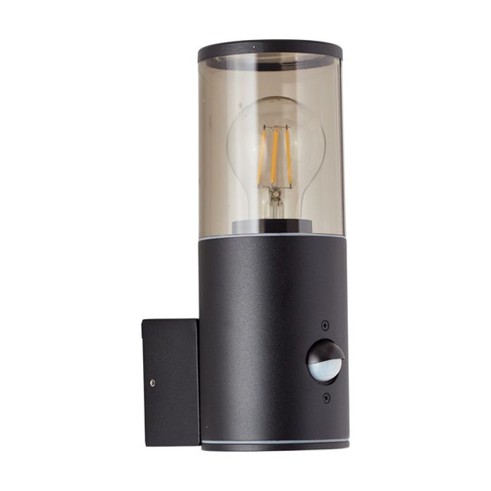 Brilliant Sergio 96472/63 mat zwarte cilindervormige wandlamp met opstaande rook kleurig kunststof kap en bewegingsmelder
