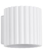 Sollux Aura wit geribbeld cilindervormige wandlamp van 10 cm in hoogte met een G9 lampje erin