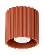 Sollux Aura oker rood geribbeld cilindervormige plafondlamp van 10 cm in diameter met een GU10 lampje erin