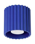 Sollux Aura marine blauw geribbeld cilindervormige plafondlamp van 10 cm in diameter met een GU10 lampje erin