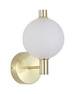 Searchlight Luminique mat messing wandlamp van 27cm hoog met een staande kap van bolvormig mat geribbeld glas