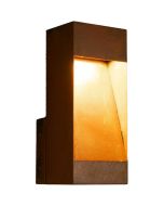 Konststmide Rho roestbruine rechthoekige wandlamp van 28 cm hoog met geintegreerde LED met lichtbundel langs een metalen plaat