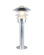 Trio Ruvuma zink kleurige wandlamp van 23,5 cm hoog voor kustgebieden met staande lantaarn met lamellen voor een glazen kap