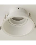 wit verdiepte IP65 inbouwspot voor de badkamer met een diameter van 100mm met een dunne rand
