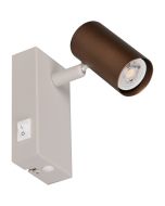Reality Taryn compacte wandspot met schakelaar van 12cm hoog op een warm grijs wandplaatje en een koffiebruin spotje met een 35mm GU10 lamp