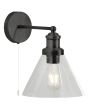Searchligth Pyramid 1277BK brandende zwarte kleurige wandlamp met helder glazen kegelvormige kap en trekschakelaar