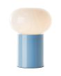 Brilliant Knut 99003/03 tafellamp met licht blauwe cilindervormige lampvoet en wit glazen ovale kap, brandend