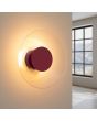 brandende bordeauxrood ronde wandlamp van 28 cm in diameter met brede plexiglas rand en geïntegreerde LED voor licht langs de muur 