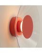 zijaanzicht rood ronde wandlamp van 28 cm in diameter met brede plexiglas rand en geïntegreerde LED voor licht langs de muur 