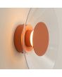zijaanzicht okerrood ronde wandlamp van 28 cm in diameter met brede plexiglas rand en geïntegreerde LED voor licht langs de muur 