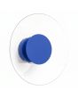 ultramarijn blauw ronde wandlamp van 28 cm in diameter met brede plexiglas rand en geïntegreerde LED voor licht langs de muur 