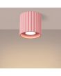 brandende roze geribbelde metalen plafondlamp met een diameter van 10 cm en een GU10 led lamp
