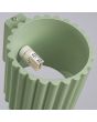 binnenzijde met g9 fitting van de saliegroen geribbelde metalen wandlamp met een diameter van 10 cm en een G9 fitting