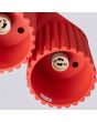 binnenzijde met GU10 fittingen van de rood geribbelde metalen dubbele plafondlamp met twee kapjes met een diameter van 10 cm