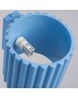 binnenzijde met G9 fitting van de lichtblauw geribbelde metalen wandlamp met een diameter van 10 cm en een G9 fitting