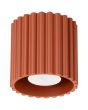 Sollux Aura oker rood geribbeld cilindervormige plafondlamp van 10 cm in diameter met een GU10 lampje erin