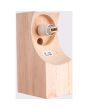 Detailfoto van de fitting van de Sollux Bulbo rechthoekige houten wandlamp met wit bolvormig glazen kap van 12 cm in diameter