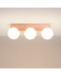 Brandende Sollux Bulbo rechthoekige houten plafondlamp van 46 cm lang met drie wit bolvormig glazen kappen van 12 cm in diameter