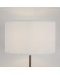Searchlight Chelsea EU50502LT detailfoto van de pluche kap van de 150 cm hoge vloerlamp met koffiebruine lampvoet en ronde witte kap van pluche