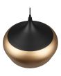 Trio Chiron 310890108 detailfoto bovenaanzicht mat messing bolvormige hanglamp met mat zwarte bovenzijde