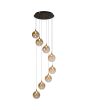 brandende hanglamp met zwarte plafondplaat van 45cm met acht pendels met elk een kap met goudkleurige bovenzijde en een obre amber kleurige glazen bol met geïntegreerde LED