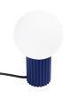 Sollux Halo SL.1741 tafellamp met marine blauwe geribbelde voet en wit glazen lampenkap