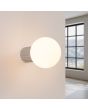 Sollux Halo SL.1742 brandende taupe kleurig geribbelde wandlamp met wit bolvormig glazen kap