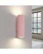 brandende roze geribbeld buisvormige wandlamp Karbon met twee GU10 fittingen en een diameter van 65 mm met een hoogte van 20 cm