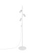 wit metalen vloerlamp met drie geribbelde spotjes met een diameter van 65 mm aan een stang van 155 cm hoog