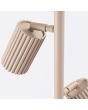 bovenzijde spotje van de taupe kleurige metalen vloerlamp met drie geribbelde spotjes met een diameter van 65 mm aan een stang van 155 cm hoog