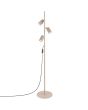 taupe kleurige metalen vloerlamp met drie geribbelde spotjes met een diameter van 65 mm aan een stang van 155 cm hoog