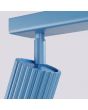 scharnier van een spotje van de lichtblauw geribbelde plafondspot Karbon met een lengte van 81 cm en vier spotjes met GU10 lampjes