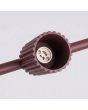 binnenzijde spotje met gu10 fitting van de bordeauxrode hanglamp van 122 cm lange buis met vier naar beneden gerichte geribbelde aluminium spotjes met GU10 lampje