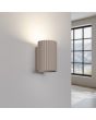 Naar boven schijnende Sollux Karbon taupe kleurige geribbeld buisvormige wandlamp van 10 cm hoog met een GU10 lamp