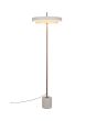 Brandende Trio Keaton warm grijze vloerlamp van 138 cm hoog met dubbele schijf vormige kap met geïntegreerde led naar beneden