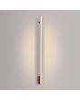 okerrood langwerpige wandlamp Lagom van 151 cm lang met brandende LED unit over de gehele lengte