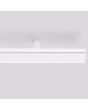 Detailfoto eindstuk witte langwerpige plafondlamp Lagom van 181 cm lang met kort in het midden onderbroken LED unit over de gehele lengte