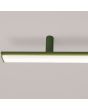 Detailfoto eindstuk olijfgroen langwerpige plafondlamp Lagom van 181 cm lang met kort in het midden onderbroken LED unit over de gehele lengte