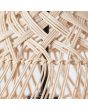 Detailfoto van de gevlochten rotan van de Brilliant Minster hanglamp met een diameter van 34,5 cm van gevlochten rotan