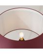 Bovenaanzicht kap van de Sollux Natt houten tripod van 140 cm hoog met een burgundy kleurige kap van textiel met een diameter van 40 cm