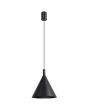 zwart metalen kegelvormige hanglamp met een diameter van 25cm