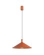 okerrood metalen kegelvormige hanglamp met een diameter van 40 cm